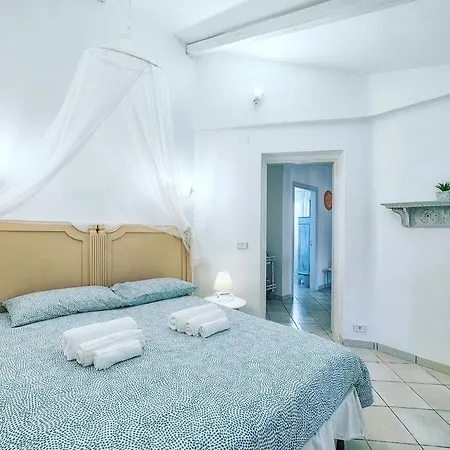 Sunshine House Ap1 - In Con Piscina E Veranda Apartment *